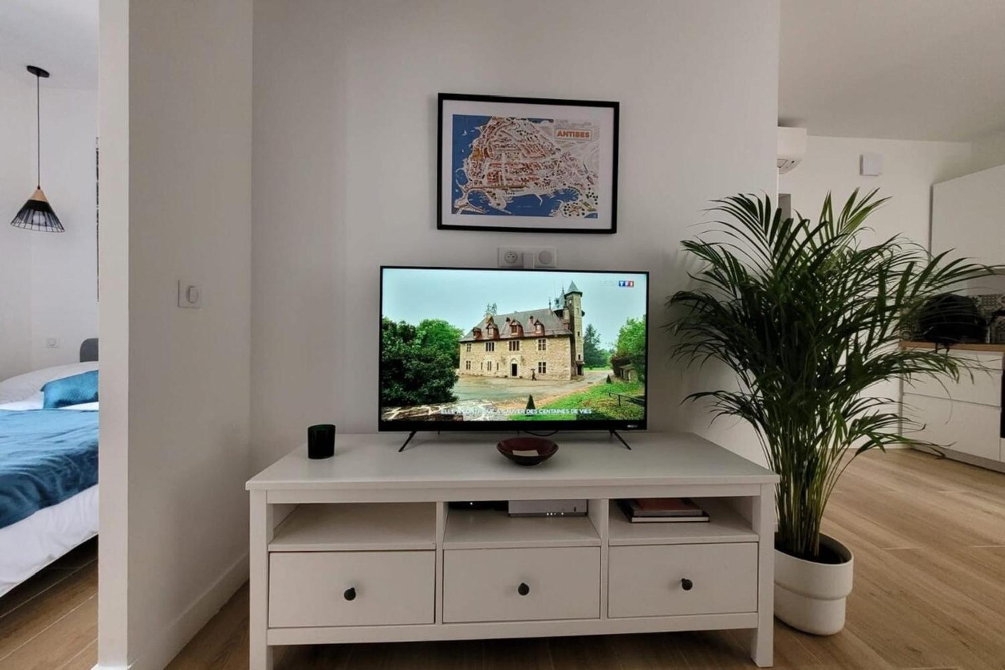 06An - Beautiful Apartment In The Heart Of Old Antibes Eksteriør bilde